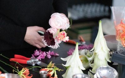 14441-Create your bridal bouquet using the Fine Lines technique with Victoria