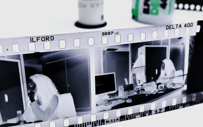 20009-Come develop your own analog color or black-and-white film under our guidance.